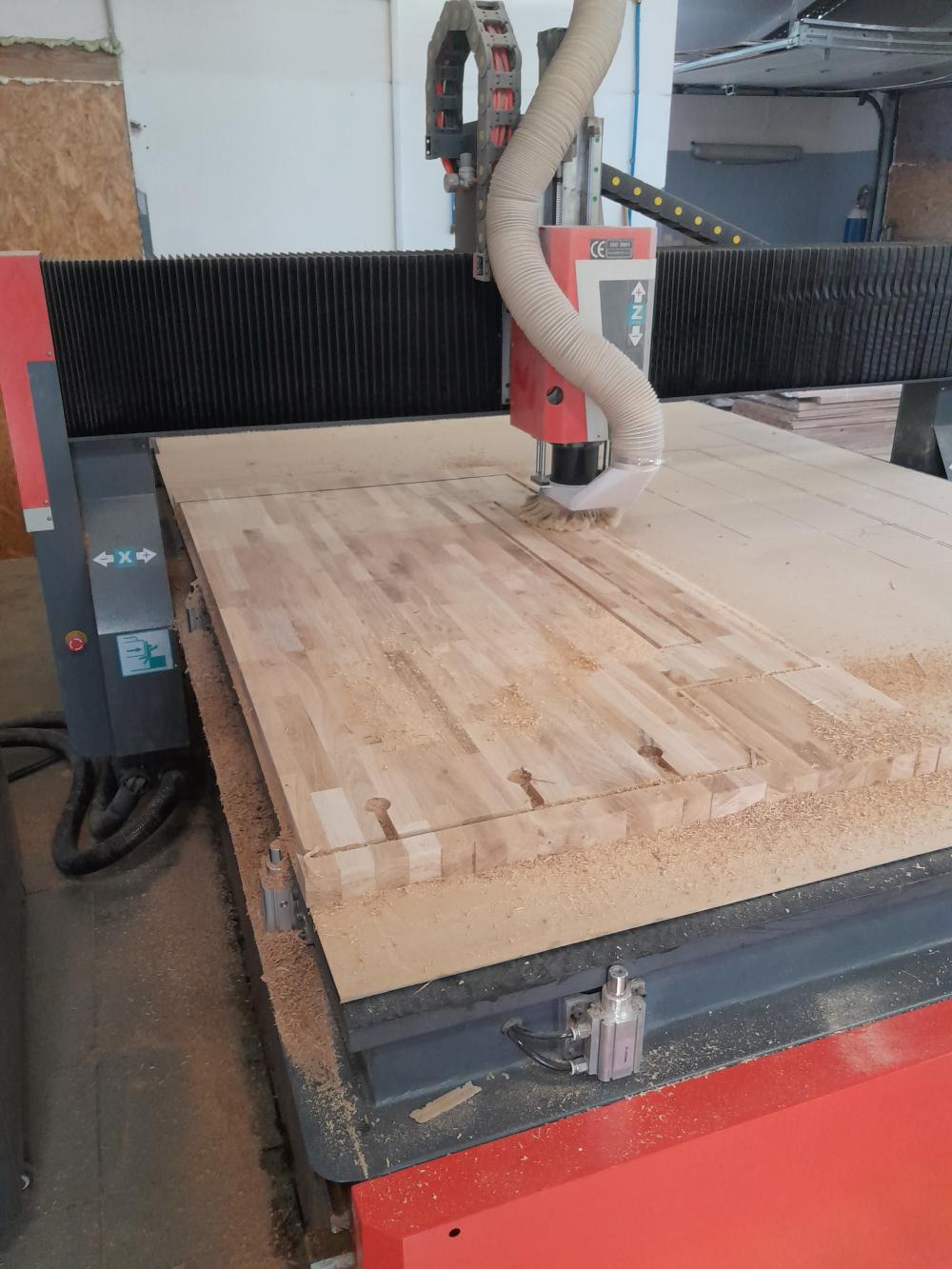 CNC obrábanie dreva - frézovanie a rezanie laserom 